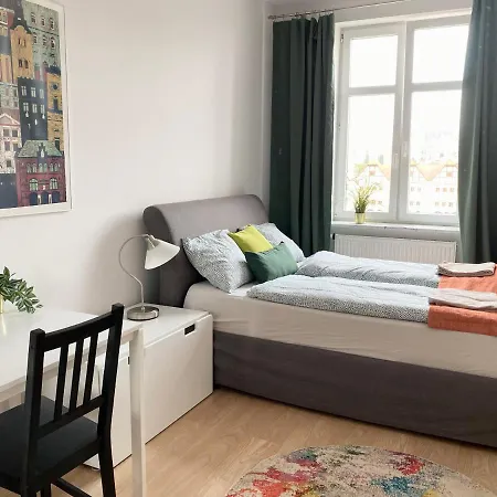 Hello Amazing River View 4 Bedrooms & Balcony Apartment Gdansk