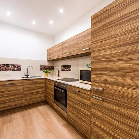 Hello Amazing River View 4 Bedrooms & Balcony *