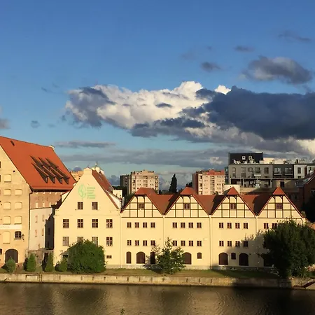 Hello Amazing River View 4 Bedrooms & Balcony Apartment Gdansk