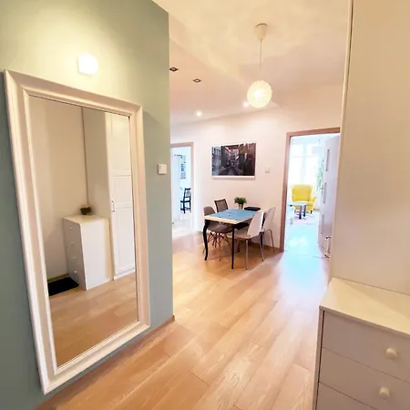 Hello Amazing River View 4 Bedrooms & Balcony Apartment *