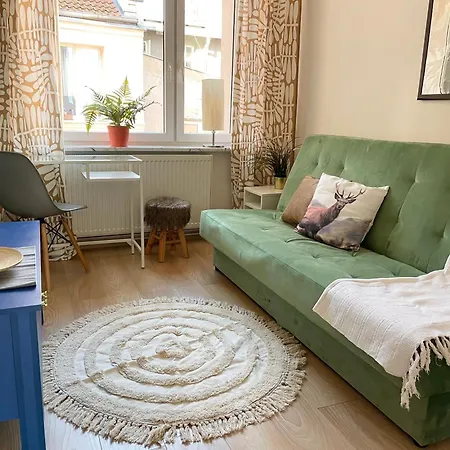 Hello Amazing River View 4 Bedrooms & Balcony Apartment