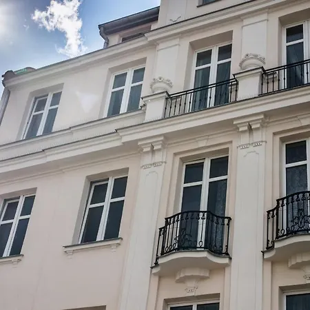 Hello Amazing River View 4 Bedrooms & Balcony *